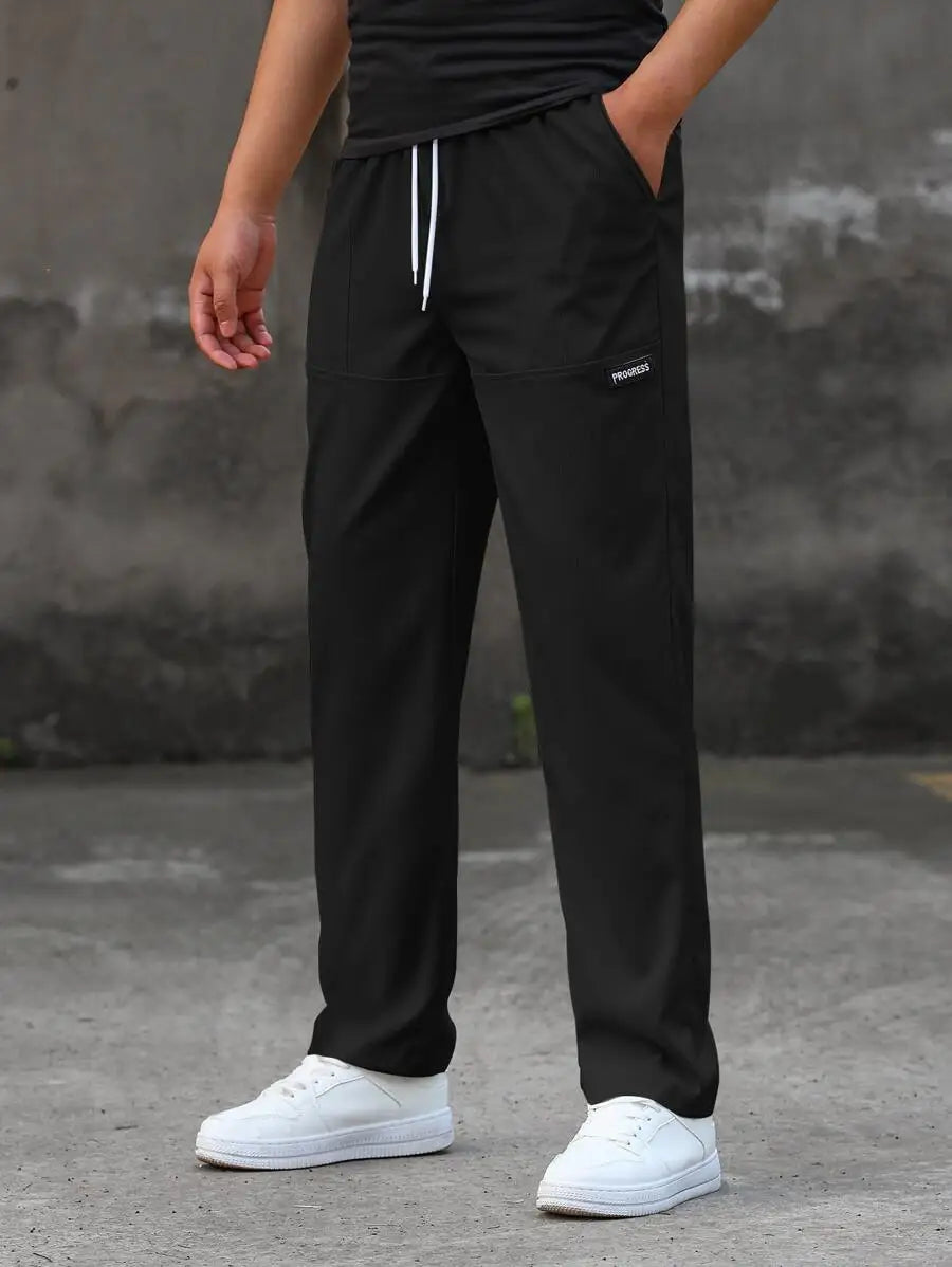 Men's Drawstring Waist Tapered Casual Pants With Patch Detail