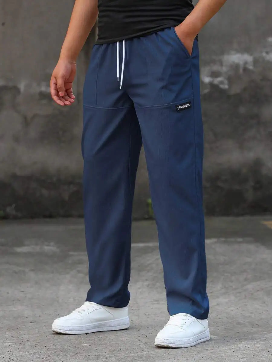 Men's Drawstring Waist Tapered Casual Pants With Patch Detail