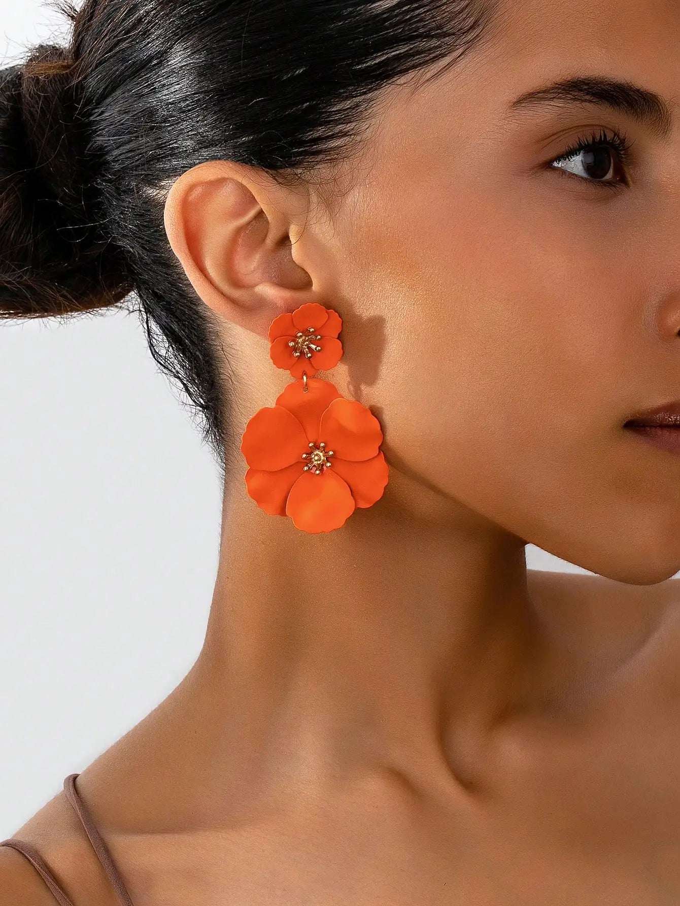 Flower Dangle Earrings for Women Lightweight Gold Center Detail
