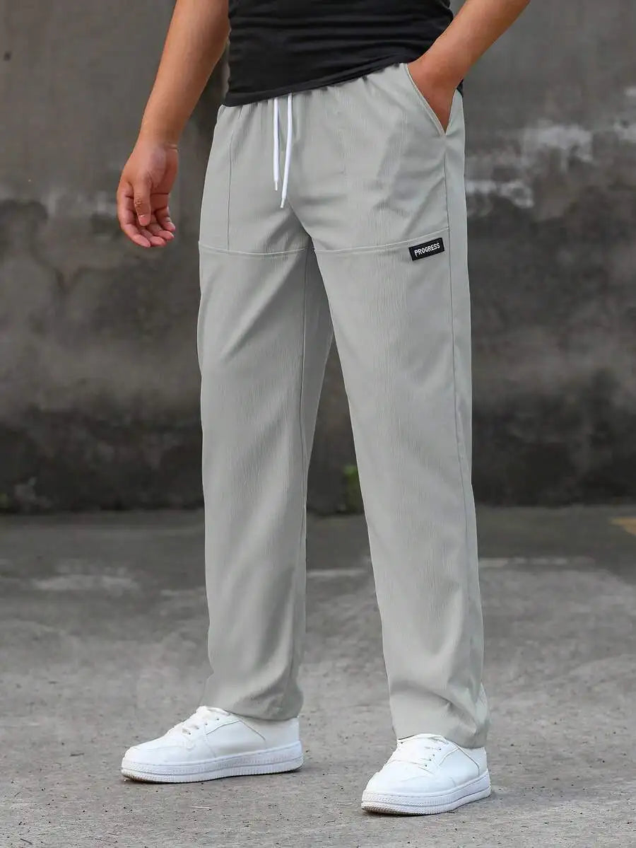 Men's Drawstring Waist Tapered Casual Pants With Patch Detail