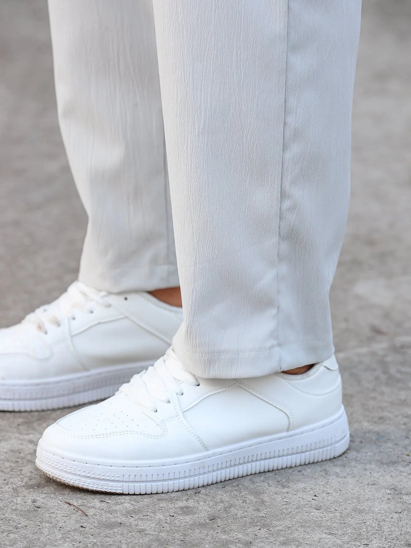 Men's Drawstring Waist Tapered Casual Pants With Patch Detail