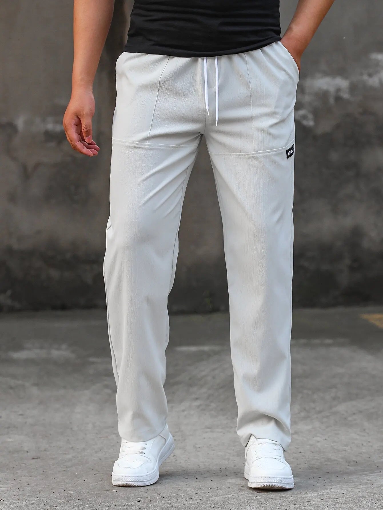 Men's Drawstring Waist Tapered Casual Pants With Patch Detail