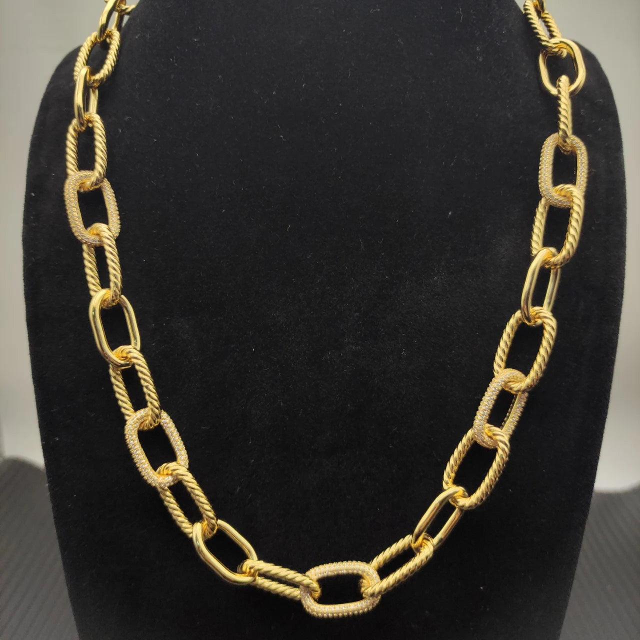 Multi Ring Two Tone Necklace Unisex Elegant