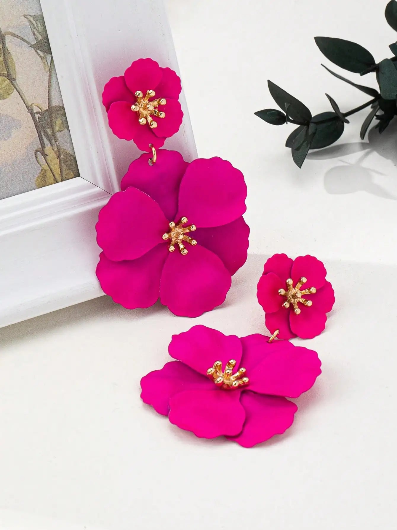 Flower Dangle Earrings for Women Lightweight Gold Center Detail